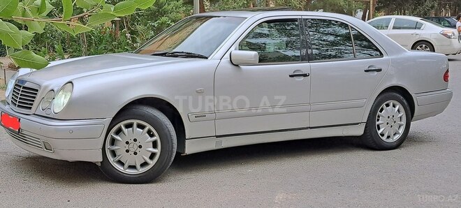 Mercedes E 240 1998, 289,000 km - 2.4 л - Sumqayıt