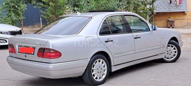 Mercedes E 240 1998, 289,000 km - 2.4 л - Sumqayıt