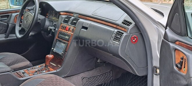 Mercedes E 240 1998, 289,000 km - 2.4 л - Sumqayıt
