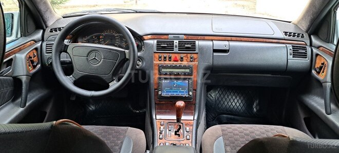 Mercedes E 240 1998, 289,000 km - 2.4 л - Sumqayıt