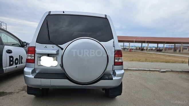 Mitsubishi Pajero io 2004, 293,000 km - 2.0 л - Bakı
