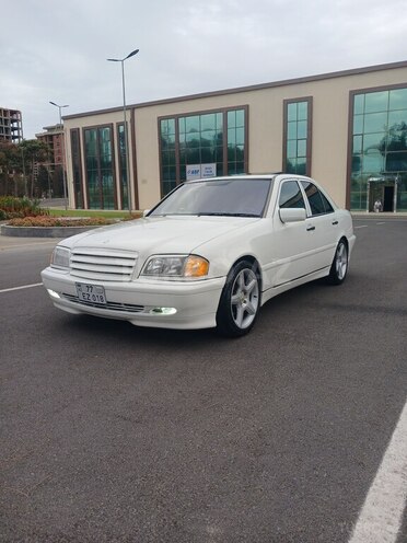 Mercedes C 230 2000, 325,000 km - 2.3 l - Sumqayıt
