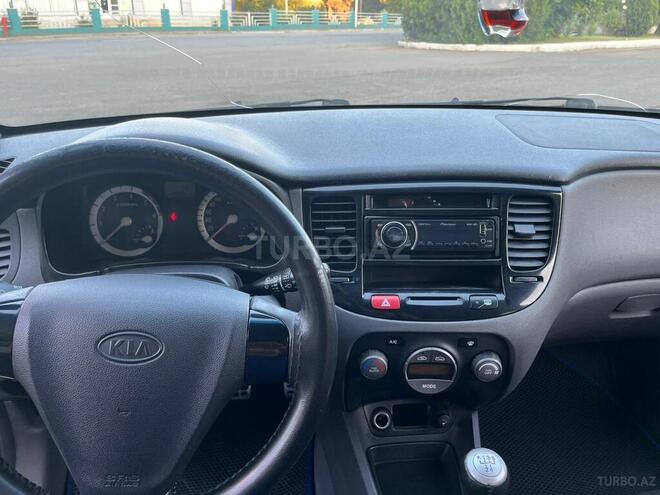 Kia Rio 2006, 338,000 km - 1.5 л - Qazax