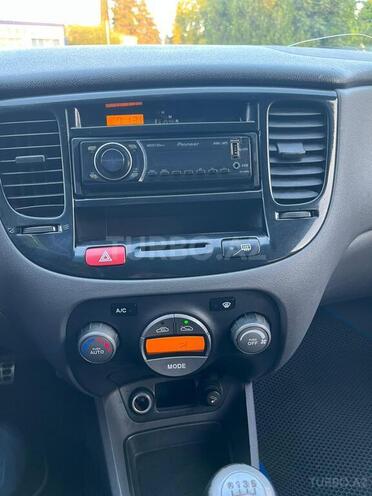 Kia Rio 2006, 338,000 km - 1.5 л - Qazax