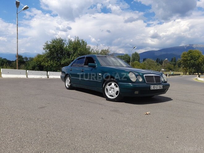 Mercedes E 220 1999, 559,000 km - 2.2 л - İsmayıllı