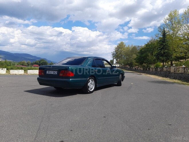 Mercedes E 220 1999, 559,000 km - 2.2 л - İsmayıllı