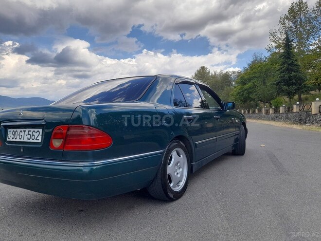 Mercedes E 220 1999, 559,000 km - 2.2 л - İsmayıllı