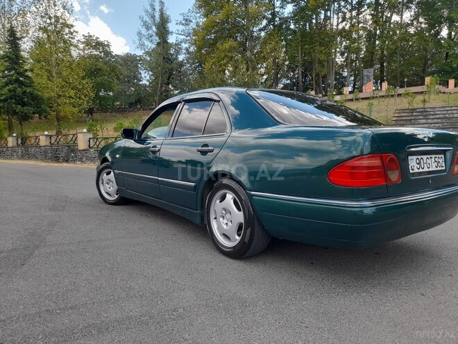 Mercedes E 220 1999, 559,000 km - 2.2 л - İsmayıllı
