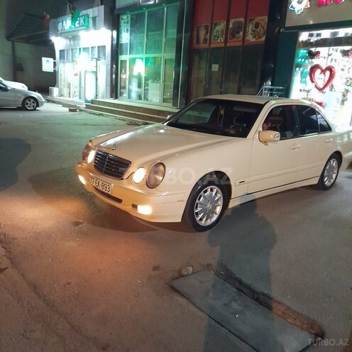 Mercedes E 220 2001, 25,000 km - 2.2 l - Bakı