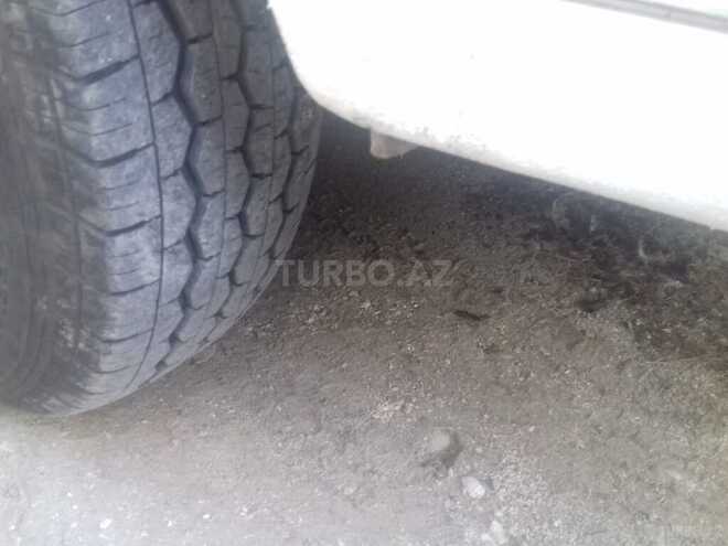 Kia Pregio 2005, 450,000 km - 3.0 l - Salyan