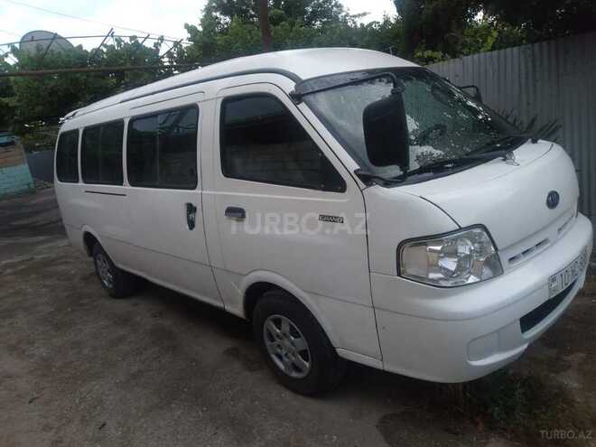 Kia Pregio 2005, 450,000 km - 3.0 l - Salyan