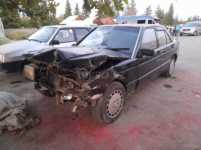 Mercedes 190 1989, 555,500 km - 2.0 l - Mingəçevir