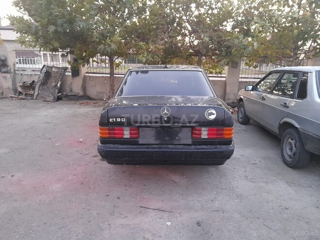 Mercedes 190 1989, 555,500 km - 2.0 l - Mingəçevir