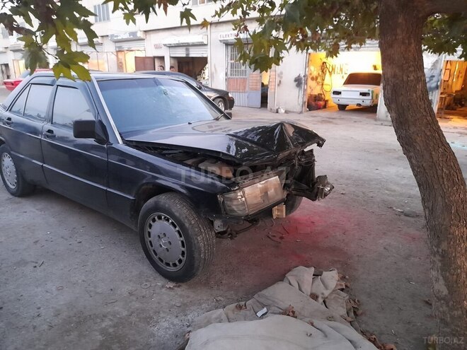 Mercedes 190 1989, 555,500 km - 2.0 l - Mingəçevir