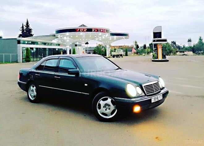 Mercedes E 240 1998, 512,000 km - 2.4 l - Astara