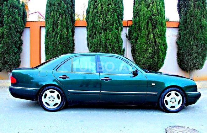 Mercedes E 240 1998, 512,000 km - 2.4 l - Astara