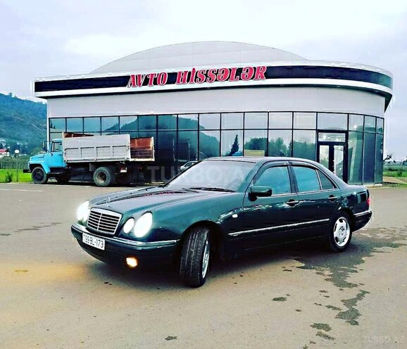 Mercedes E 240 1998, 512,000 km - 2.4 l - Astara
