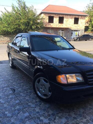 Mercedes C 230 1999, 181,000 km - 2.3 l - Qax