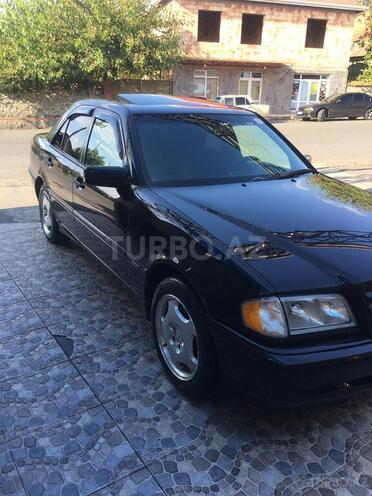 Mercedes C 230 1999, 181,000 km - 2.3 l - Qax