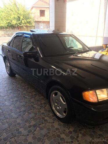 Mercedes C 230 1999, 181,000 km - 2.3 l - Qax