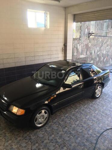 Mercedes C 230 1999, 181,000 km - 2.3 l - Qax