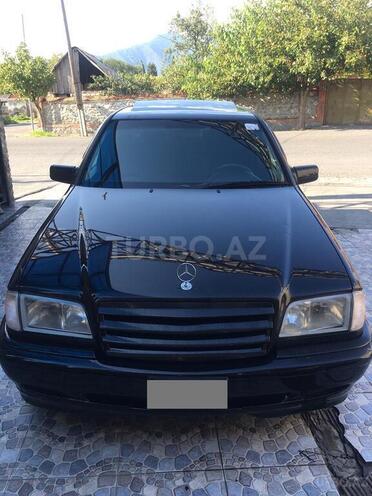 Mercedes C 230 1999, 181,000 km - 2.3 l - Qax