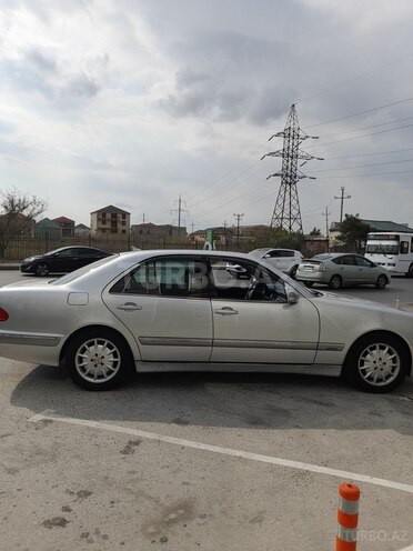 Mercedes E 240 2000, 240,000 km - 2.4 л - Bakı