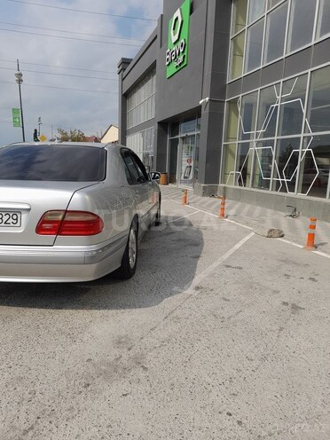 Mercedes E 240 2000, 240,000 km - 2.4 л - Bakı