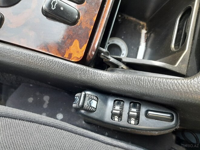 Mercedes E 240 2000, 240,000 km - 2.4 л - Bakı