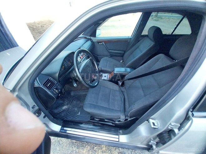 Mercedes C 180 1996, 418,000 km - 1.8 л - Yevlax
