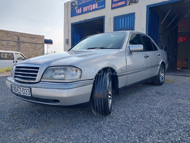 Mercedes C 180 1996, 418,000 km - 1.8 л - Yevlax