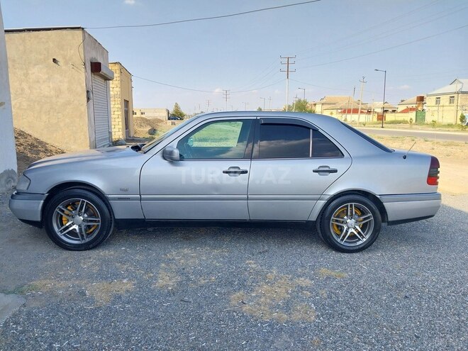 Mercedes C 180 1996, 418,000 km - 1.8 л - Yevlax