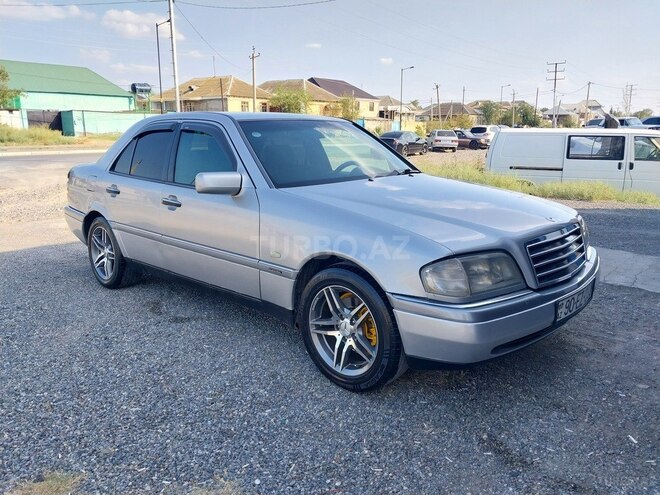 Mercedes C 180 1996, 418,000 km - 1.8 л - Yevlax