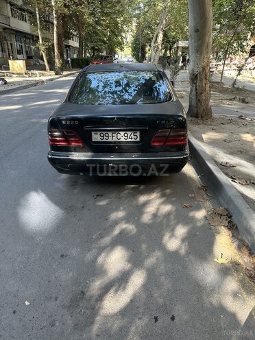 Mercedes E 220 2001, 700,000 km - 2.2 l - Mingəçevir