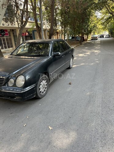 Mercedes E 220 2001, 700,000 km - 2.2 l - Mingəçevir