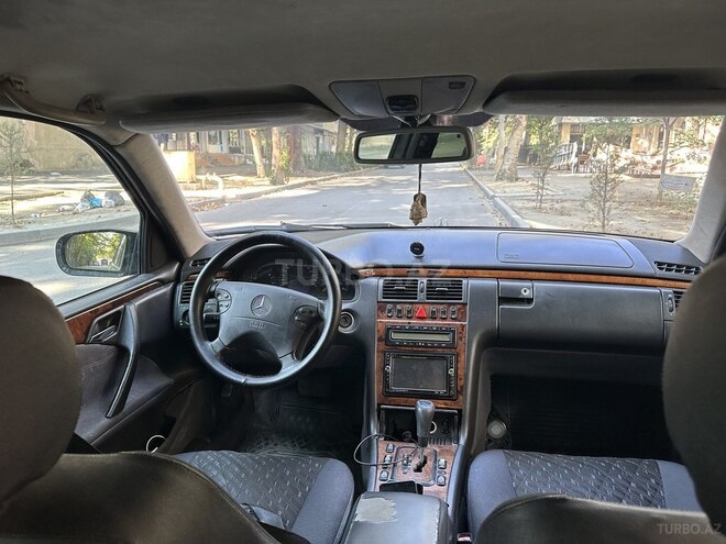 Mercedes E 220 2001, 700,000 km - 2.2 l - Mingəçevir