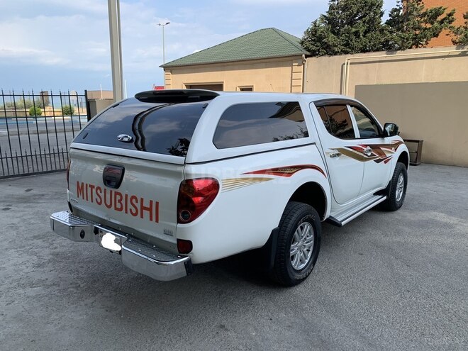 Mitsubishi L200 2014, 134,655 km - 2.5 l - Bakı