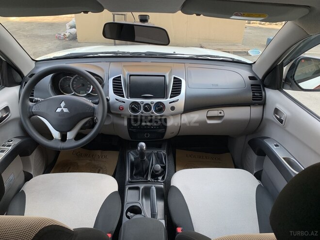 Mitsubishi L200 2014, 134,655 km - 2.5 l - Bakı