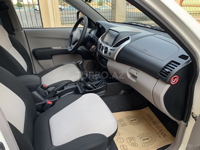 Mitsubishi L200 2014, 134,655 km - 2.5 l - Bakı