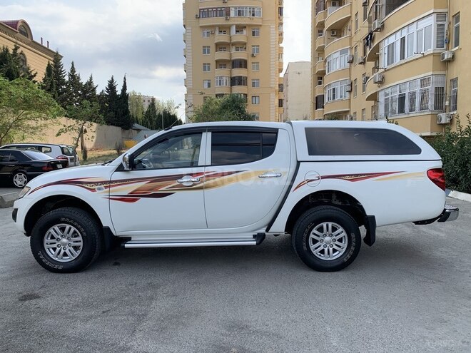 Mitsubishi L200 2014, 134,655 km - 2.5 l - Bakı