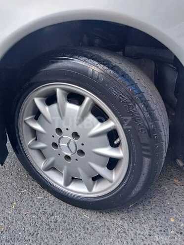 Mercedes E 220 2000, 352,000 km - 2.2 l - Bakı