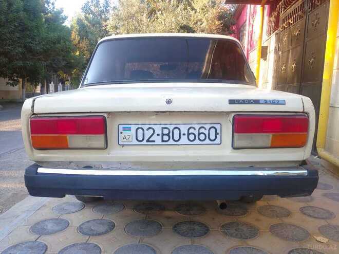 LADA (VAZ) 2107 1985, 100,000 km - 1.6 l - Salyan