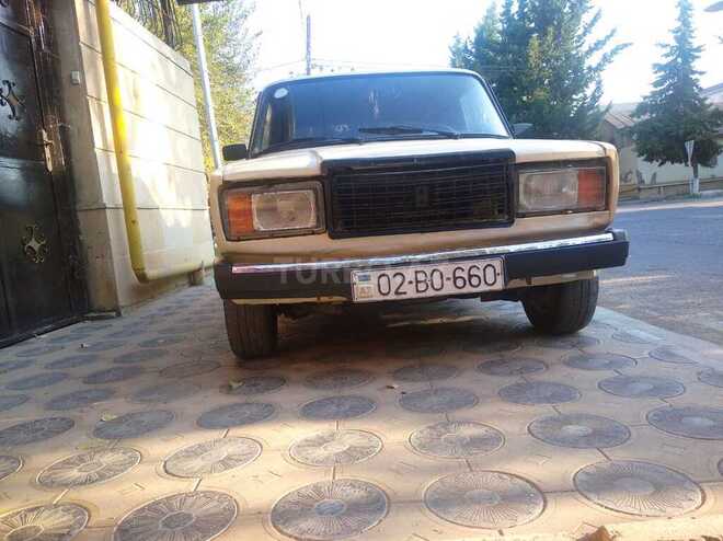 LADA (VAZ) 2107 1985, 100,000 km - 1.6 l - Salyan