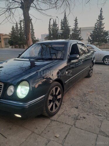 Mercedes E 240 1999, 374,913 km - 2.4 l - Kürdəmir