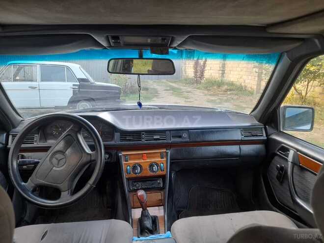 Mercedes E 250 1992, 300,000 km - 2.5 л - Masallı
