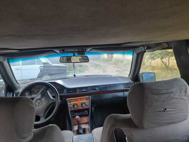 Mercedes E 250 1992, 300,000 km - 2.5 л - Masallı