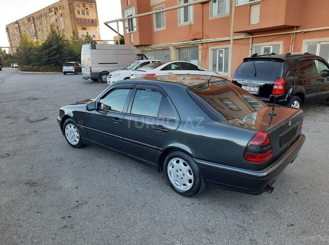 Mercedes C 220 1995, 265,000 km - 2.2 l - Bakı