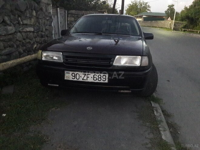 Opel Vectra 1991, 352,877 km - 1.8 l - Zaqatala