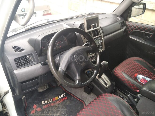 Mitsubishi Pajero io 1999, 338,000 km - 1.8 л - Bakı