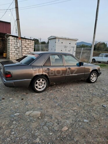 Mercedes E 200 1990, 692,050 km - 2.0 l - Ağstafa